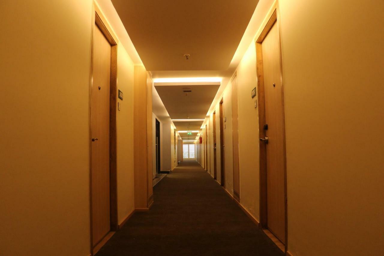 Regenta Central Harsha Vapi Pārdi Esterno foto